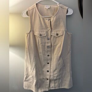 Le Lis Cream Sleeveless Dress